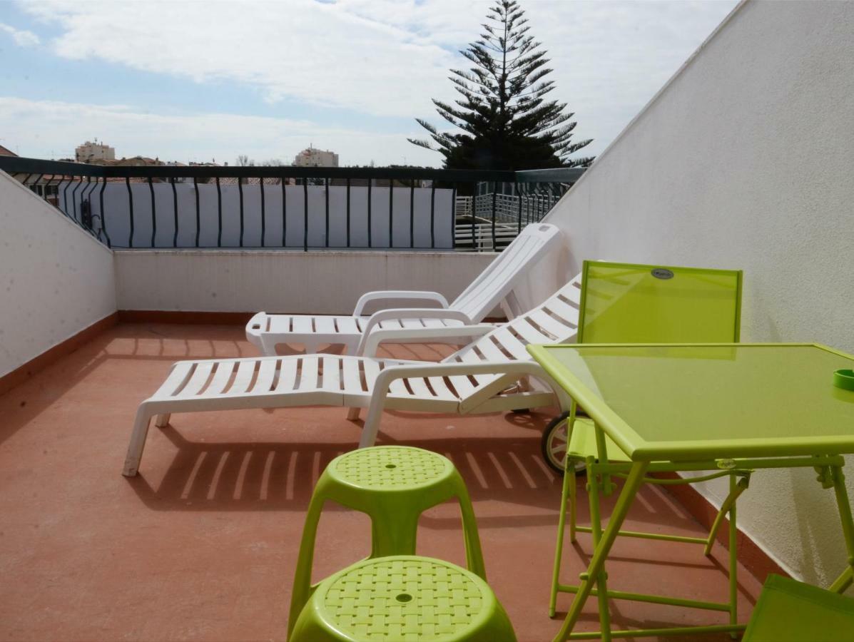 Help Yourself Hostels - Carcavelos Coast Exteriör bild